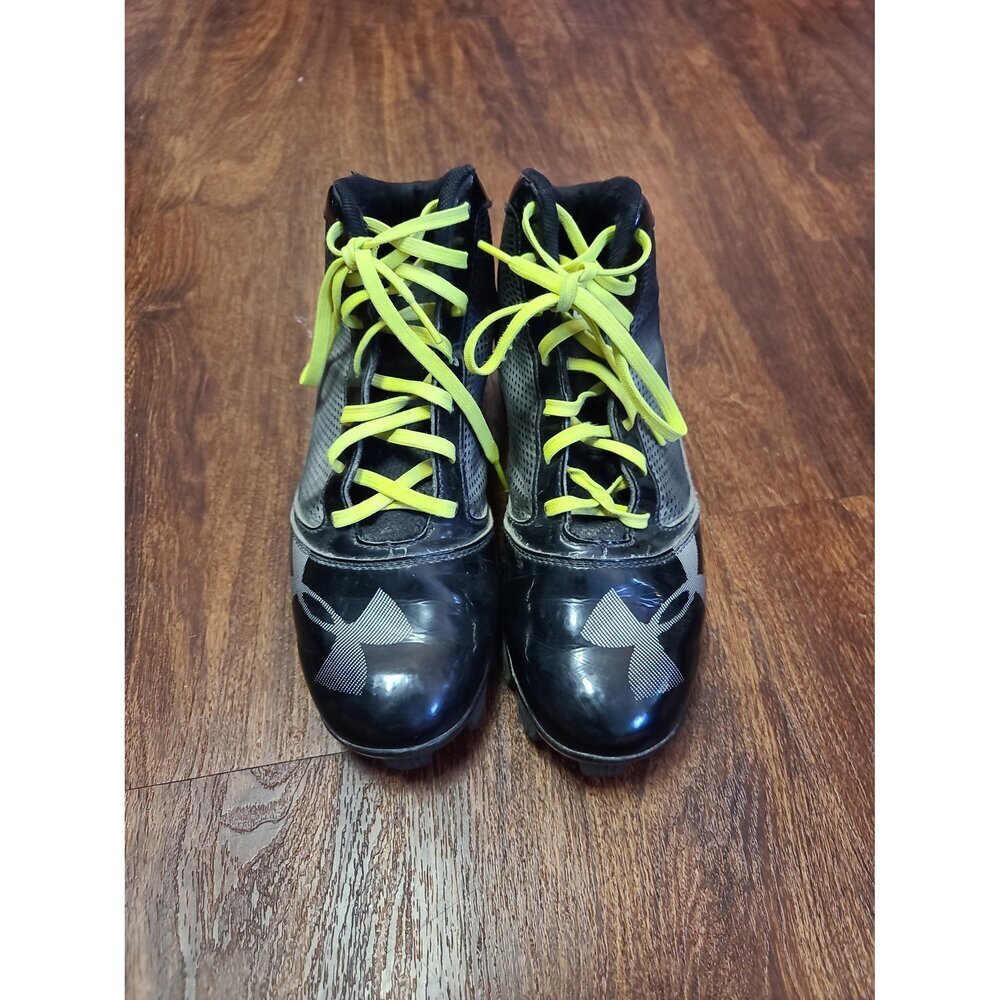 Under Armour Mens Cleats used one season size 8 1/2‎